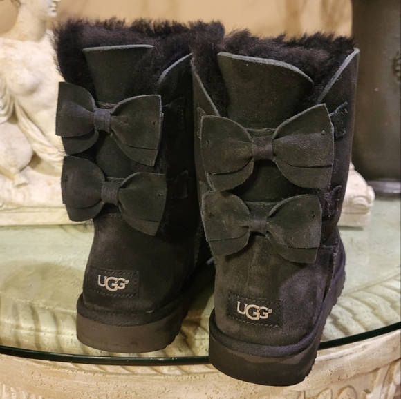 Ugg Meilani Suede Double Bow Sheepskin Sherpa Black Boots S/N 1012981 #369 - Picture 4 of 15
